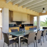 Luxus Ferienhaus Mallorca 5641 Außenküche mit Esstisch