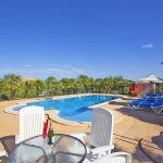 Ferienhaus Mallorca barrierefrei MA5320 Poolbereich mit Gartenmöbel