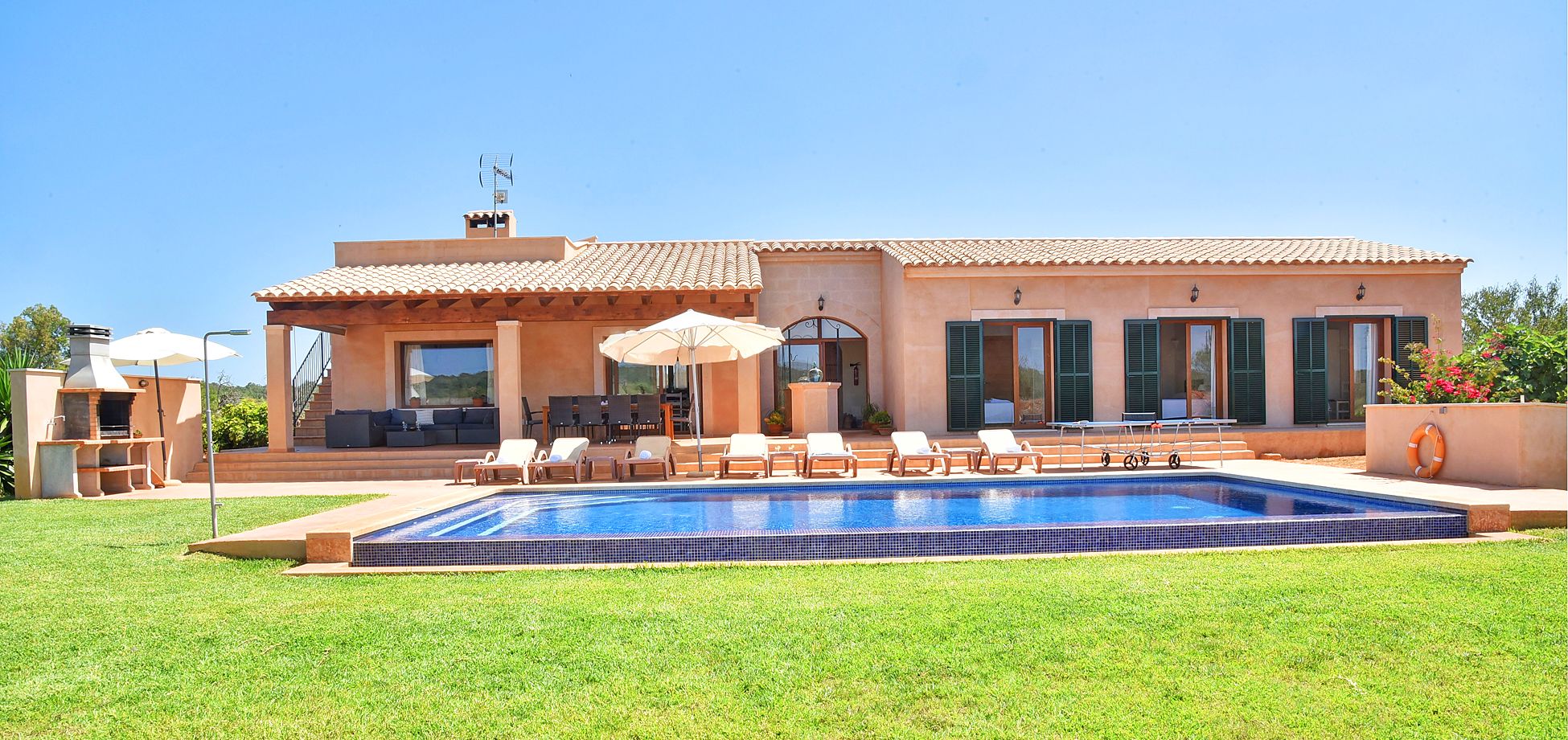 Ferienhaus Mallorca mit Pool für 8 Personen zu mieten.