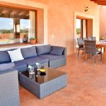 Ferienhaus Mallorca MA4794 überdachte Terrasse mit Gartenmöbel