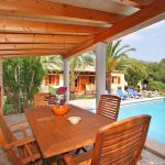 Ferienhaus Mallorca MA3784 überdachte Terrasse mit Esstisch