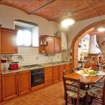 Ferienhaus Toskana 860 Küche mit Esstisch
