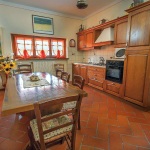 Ferienhaus Toskana TOH601 - Kücheneinrichtung aus Holz
