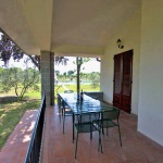 Ferienhaus Toskana TOH601 - Tisch und Stühle auf der Terasse