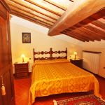 Ferienhaus Toskana TOH730 Schlafraum mit Dachschräge