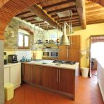 Ferienhaus Toskana TOH855 Durchgang zur Küche