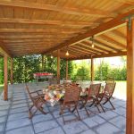Ferienhaus Toskana TOH855 Gartenmöbel unter Sonnenschutz