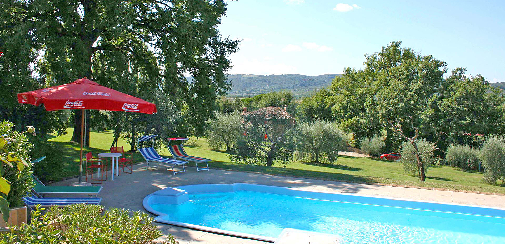 Ferienhaus Toskana TOH510 Sonnenschirm am Pool