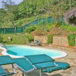 Ferienhaus Toskana TOH210 Pool mit Sonnenliegen