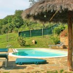 Ferienhaus Toskana TOH210 Sonnenschirm am Pool
