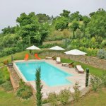 Ferienhaus Toskana TOH212 Gartenmöbel um den Swimmingpool