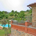 Ferienhaus Toskana TOH212 Terrasse mit Blick auf den Pool