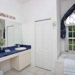 Ferienhaus Florida FVE41712 Badezimmer mit Wanne