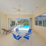 Ferienhaus Florida FVE42630 Gartenmöbel auf überdachter Terrasse