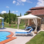 Ferienhaus Toskana TOH320 - Liegestühle am Pool