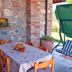 Ferienhaus Toskana TOH320 - überdachte Terrasse mit Sitzgelegenheiten
