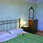 Ferienhaus Toskana TOH330 - Schlafraum mit Doppelbett