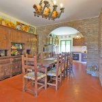Ferienhaus Toskana TOH365 offene Küche mit Esstisch