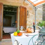 Ferienhaus Toskana TOH130 Esstisch auf der Terrasse