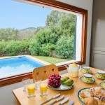 Ferienhaus Mallorca 2165 - Esstisch mit Blick auf den Pool