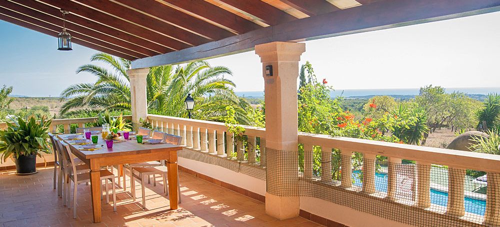 Ferienhaus Mallorca mit Pool - Balkon mit Meerblick