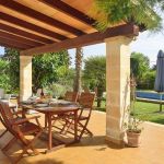 Ferienhaus Mallorca MA2050 überdachte Terrasse mit Gartenmöbel (2)