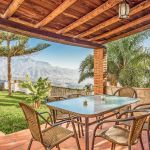 Ferienhaus-Costa-del-Sol-CSS4115-Gartenmöbel-auf-der-Terrasse