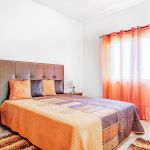 Ferienhaus-Algarve-ALS3017-Schlafraum-mit-Doppelbett