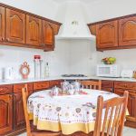 Villa-Algarve-ALS4618-Küche-mit-Tisch