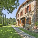 Ferienhaus Toskana TOH630 Rasenfläche am Haus