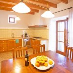 Ferienhaus Mallorca MA4059 Tisch in der Küche