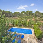 Ferienhaus Mallorca MA5074 Blick auf das Grundstück mit Pool