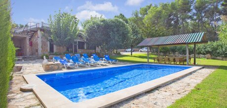 Mallorca Südküste – Ferienhaus Cala Blava 5074 für 11 Personen mit Pool, Strand = 3 km, Grundstück 30.000qm, Wohnfläche 280qm. An- und Abreisetag flexibel.