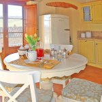 Ferienhaus Toskana TOH17001 Küche mit Tisch