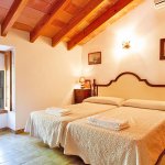 Finca Mallorca MA5380 Schlafzimmer mit Doppelbett