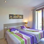 Villa Mallorca MA5090 Schlafzimmer mit Doppelbett