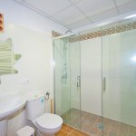 Ferienhaus Mallorca MA4084 Badezimmer mit Dusche