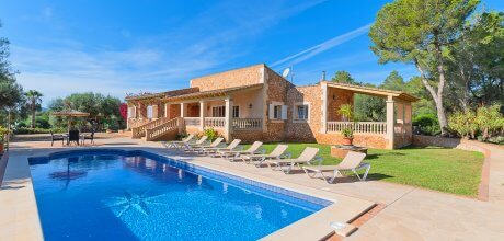 Mallorca Südostküste – Komfort – Ferienhaus Cales de Mallorca 4933 mit Pool für 8 Personen, Strand= 3km, Grundstück 15.000qm. An- und Abreisetag flexibel auf Anfrage – Mindestmietzeit 1 Woche.