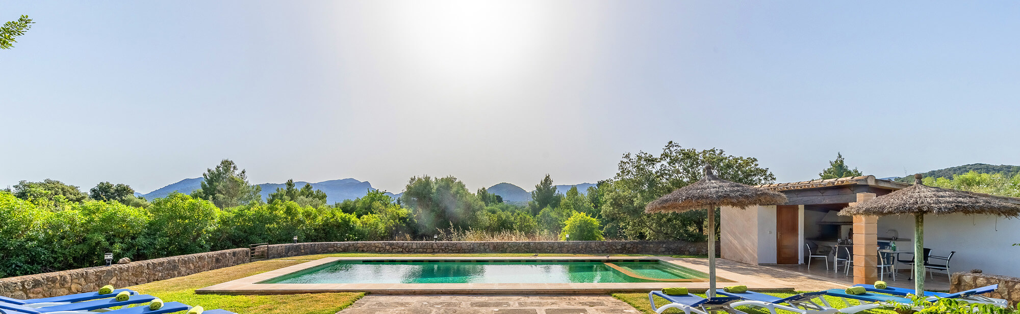 Ferienhaus Mallorca mit Pool und schönem Ausblick mieten.