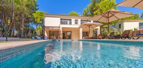Mallorca Nordküste – Villa Alcudia 4316 in Strandnähe (260 m) mit mit Pool für 8 Personen mieten. An- und Abreisetag Samstag.