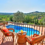 Villa Mallorca MA4680 Balkon mit Gartenmöbel
