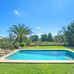 Ferienhaus Mallorca MA33756 Rasenfläche um den Pool