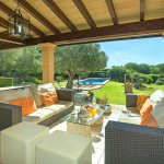 Finca Mallorca MA33777 überdachte Terrasse mit Gartenmöbel