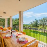 Villa-Mallorca-MA6500-Balkon-mit-Blick-in-den-Garten