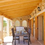 Ferienhaus Mallorca MA3890 überdachte Terrasse mit Esstisch