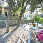 Ferienhaus Mallorca MA34086 Gartentisch unter Bäumen